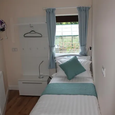 Guest house Magnolia Self Contained